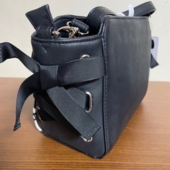 黒バッグの画像