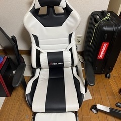 ゲーミングチェア　白　値下げ交渉受付ます