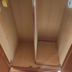 ㉔茶色の衣装用棚の画像