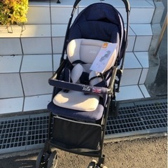 ベビーカー紺色の画像
