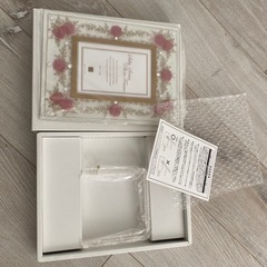 シルキーフォトフレーム 薔薇 スワロフスキーの画像