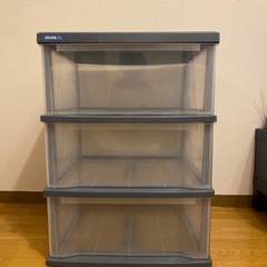 【お譲りします】プラスチック衣装ケース