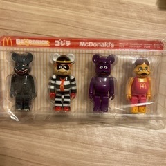 マクドナルド　ベアブリックの画像