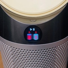 ダイソン　空気清浄タワーファン (扇風機) Dyson Pure Cool  TP04  リモコン付き　羽根のない扇風機の画像