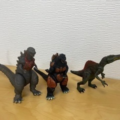 ⚠️取引完了しました。ゴジラ2体　恐竜1体　計3体