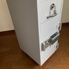 投入式金庫　夜間金庫方式　テンキーの画像
