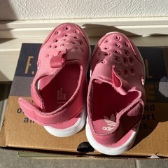adidas オリジナル　サンダル　13.5の画像