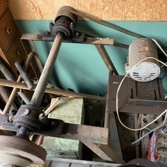 小屋にあった謎の砥石の画像