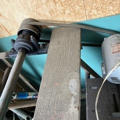 小屋にあった謎の砥石の画像