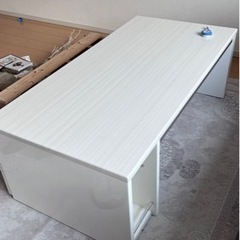 テーブル