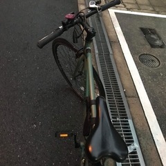 自転車 クロスバイク カーキの画像