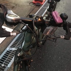 自転車 クロスバイク カーキの画像