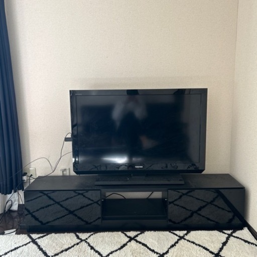 TOSHIBA テレビ40インチ　テレビ台