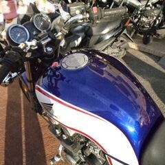 NO.4889　ＣＢ７５０　ＲＣ４２　空冷４サイクルＤＯＨＣ１６バルブ４気筒７５０ｃｃ　ＥＴＣ付き　モリワキ集合マフラー付き　リヤボックス付き　ブルー＆ホワイト　☆彡の画像