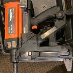 マキタ　ガス式鋲打機の画像