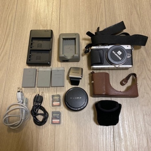 olympus Pen lite E-pl7 Black レンズ/バッテリー×3/SDカード×2