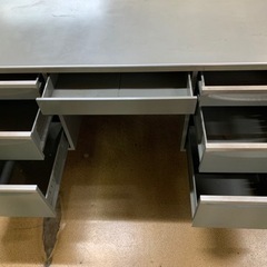 プラス　スチール製事務机　②の画像