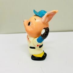 【希少品】 三菱信託銀行 貯金箱 ソフビ うさぎ 背番号7 10cm以下の画像