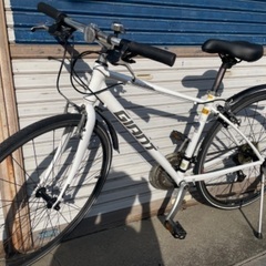 🔸クロスバイク🔸 GIANT escape R3 前後泥除け付きの画像