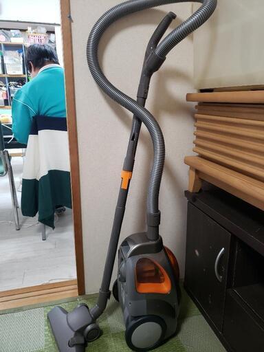 ツインバード　サイクロン掃除機