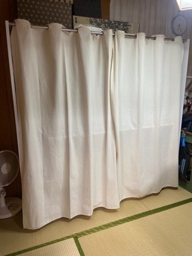 カーテン付き伸縮クローゼット