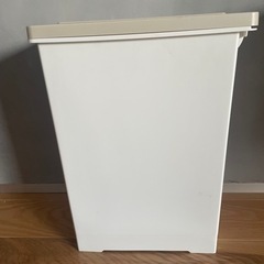 【0円】ペダル式20Lゴミ箱の画像