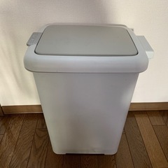 ゴミ箱　ペダル式　プッシュ式 2WAYの画像