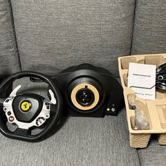 Thrustmaster TX Racing Wheel Ferrari 458 Italia Edition（ハンドル型コントローラ）の画像