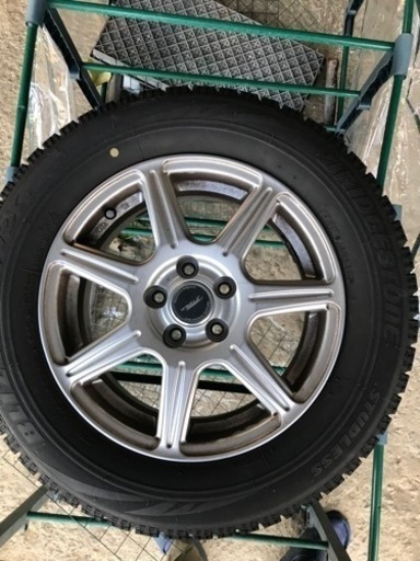 スタッドレスタイヤ４本