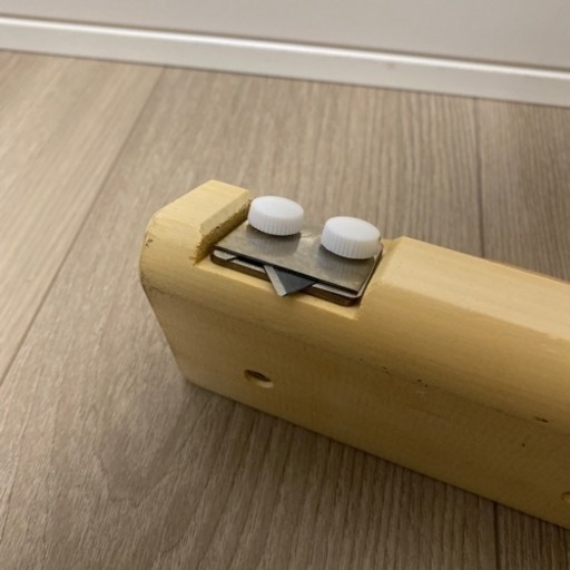 ①壁紙屋本舗クッションフロアカッター② ニトリ　シンク下収納　③ ケユカ　pikoタオルバー　④Panasonic 壁ピタ水栓