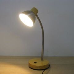 MotoM LED テーブルランプ 卓上ライト GS1704CR 2019年製 デスクライト 幅12cm×奥行12cm×高さ29～39cmの画像