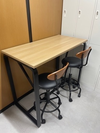スタンドテーブル　（椅子付き）