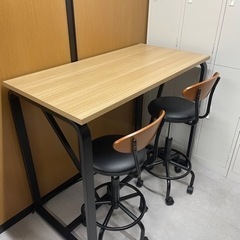 スタンドテーブル　（椅子付き）