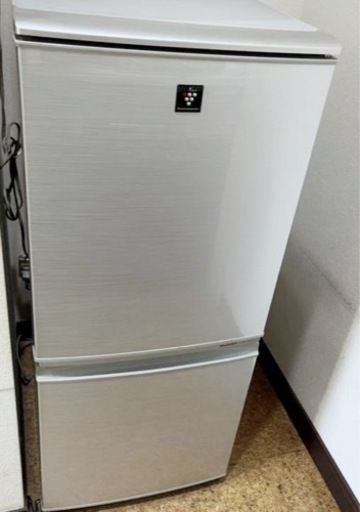 (送料無料) 2019年 冷蔵庫 プラズマクラスター仕様 霜取り不要 右開きにも左開きにもできる 137L ⑧