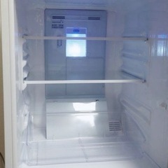 (送料無料) 2019年 美品 冷蔵庫 SHARP プラズマクラスター仕様 霜取り不要 右開きにも左開きにもできる 137L ⑧の画像