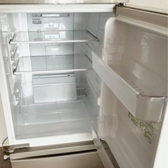 (送料無料) 2019年 美品 冷蔵庫 SHARP プラズマクラスター仕様 霜取り不要 右開きにも左開きにもできる 137L ⑧の画像