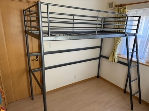 受け渡し済\u003c引取りのみ\u003e IKEA SVARTA スヴェルタ ロフトベッド 1年半使用 フレームのみ