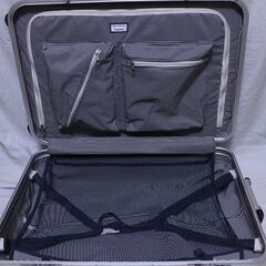 黒色　大型　スーツケース　4ローラー式　5泊6日程度の画像
