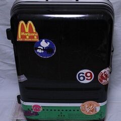 黒色　大型　スーツケース　4ローラー式　5泊6日程度の画像