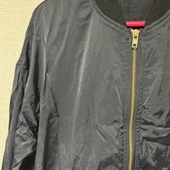 新品薄手ジャンパーの画像