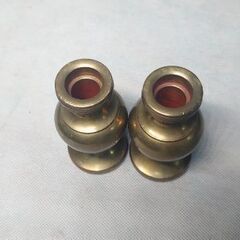 華鋲 けびょう  高さ約85mm 直径40㎜ 重さ500ｇ■おもに浄土真宗用１対で販売 ■シキミなどの葉を差しますの画像