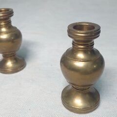 華鋲 けびょう  高さ約85mm 直径40㎜ 重さ500ｇ■おもに浄土真宗用１対で販売 ■シキミなどの葉を差しますの画像