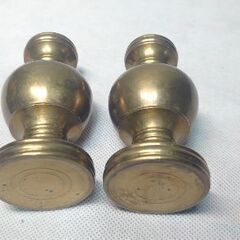 華鋲 けびょう  高さ約85mm 直径40㎜ 重さ500ｇ■おもに浄土真宗用１対で販売 ■シキミなどの葉を差しますの画像