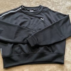 おしゃれ　婦人プーマトレーナーの画像