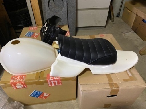 ホンダ　モンキー　Z2仕様　タンクカバー等