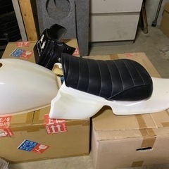 ホンダ　モンキー　Z2仕様　タンクカバー等