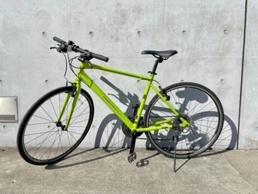 【美品】クロスバイク　自転車　付属品多数あり