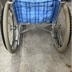 折りたたみ車椅子の画像