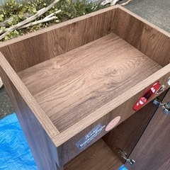 【お譲り先決定】美容室　シャンプーキャビネット　タオル入れやゴミ箱などにもの画像