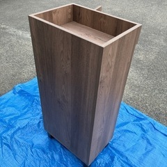 【お譲り先決定】美容室　シャンプーキャビネット　タオル入れやゴミ箱などにもの画像
